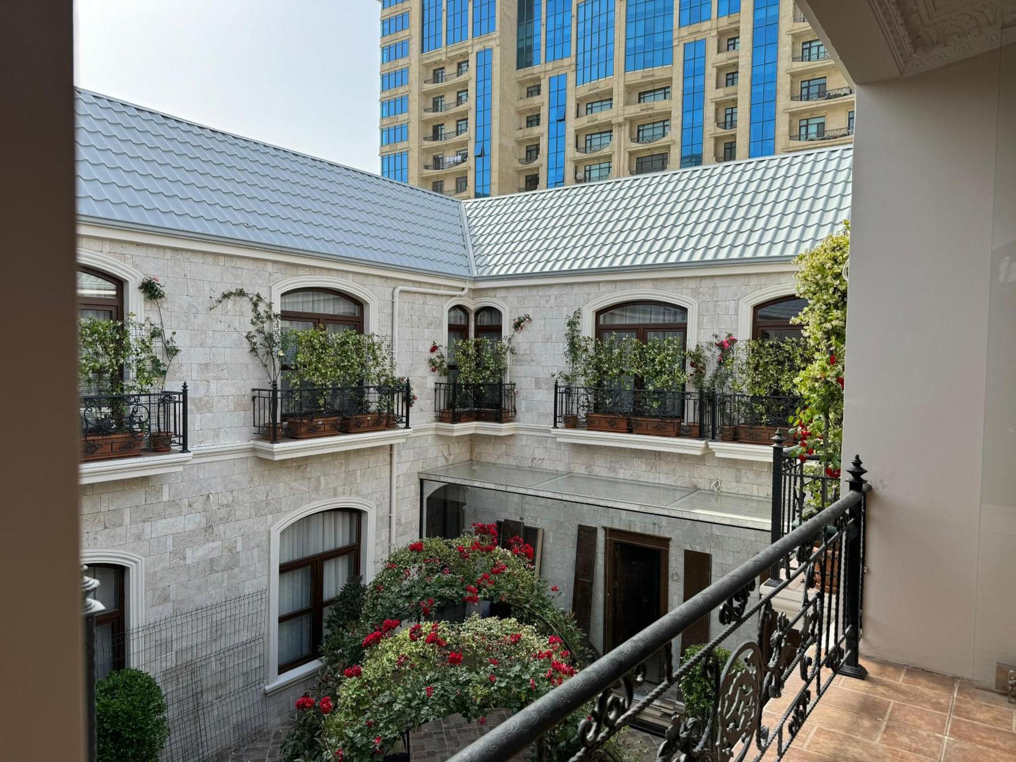 Midway Baku Hotel Zewnętrze zdjęcie